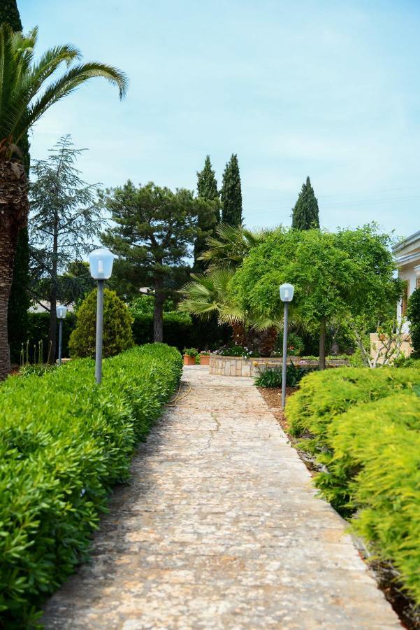 La Civetta Rodonisa Villa Conversano Exterior photo